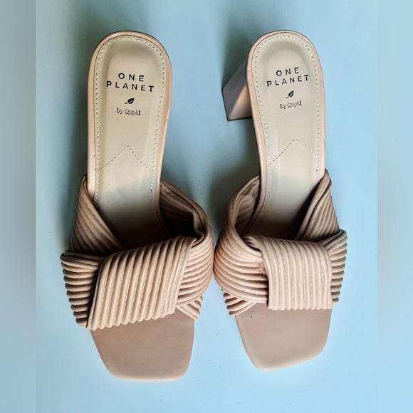 Peachy Nude Textured Mules - Picture 1 of 5